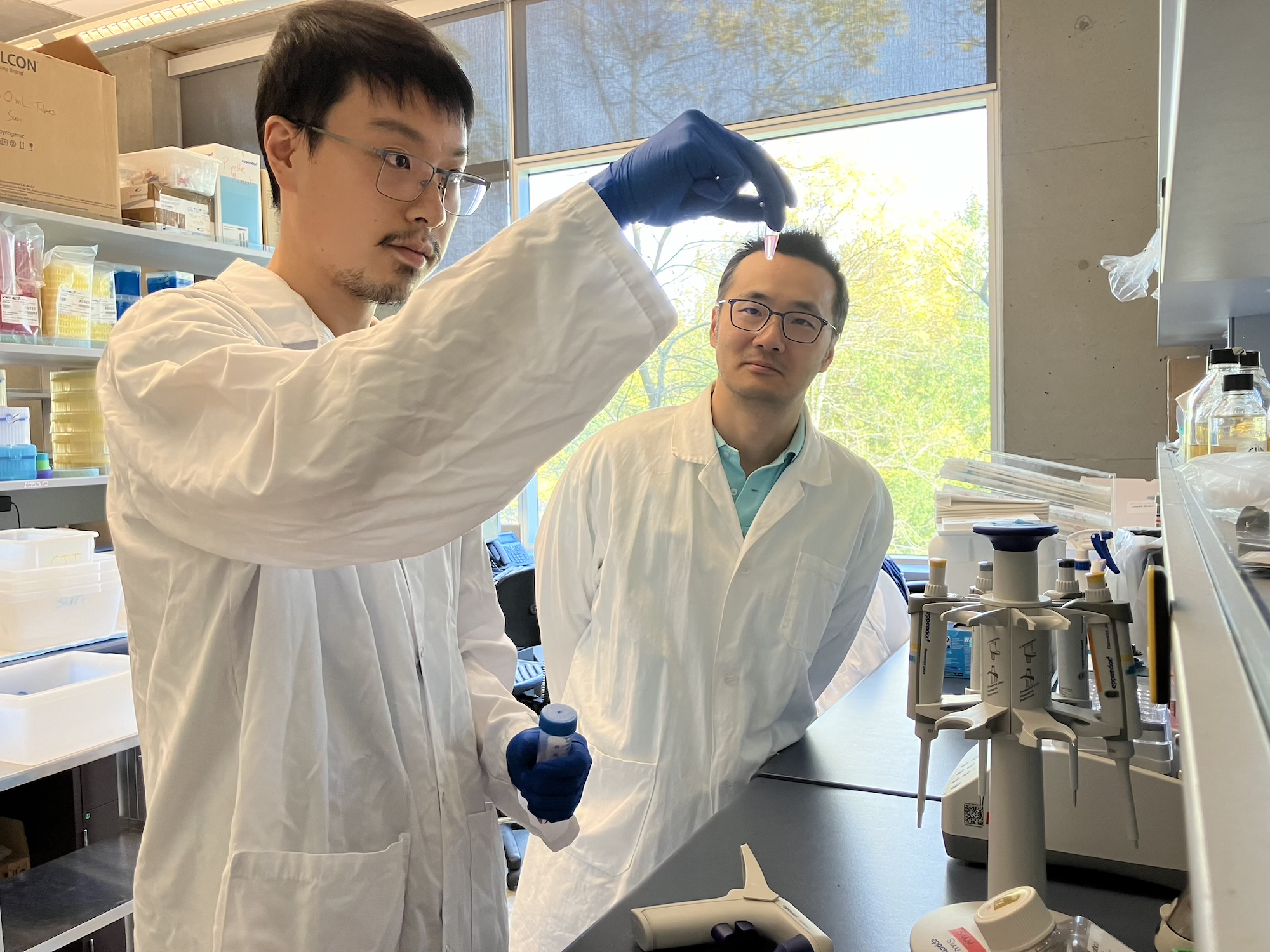 From left: doctoral student Yichu Liang and assistant professor Dr. Jim Sun